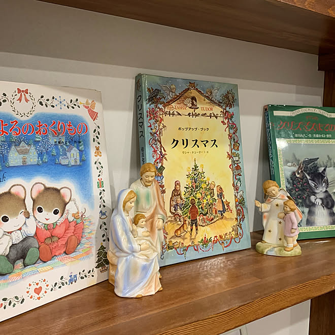 クリスマス絵本 ターシャ テューダーの絵本 ターシャテューダーのクリスマス クリスマス 棚のインテリア実例 21 12 12 21 12 54 Roomclip ルームクリップ