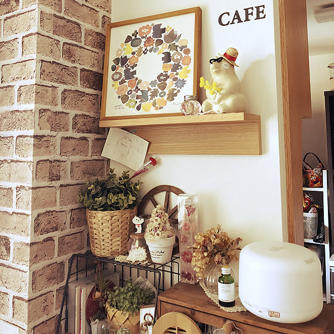 棚/壁に付けられる家具/ハーバリウム/アロマディフューザー/IKEA...などのインテリア実例 20180613 103559