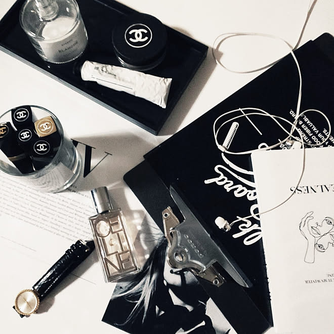 海外インテリアに憧れる/いいね&amp;コメント嬉しい♡/モノトーン/モノトーンインテリア/CHANEL&hellip;などのインテリア実例 201810