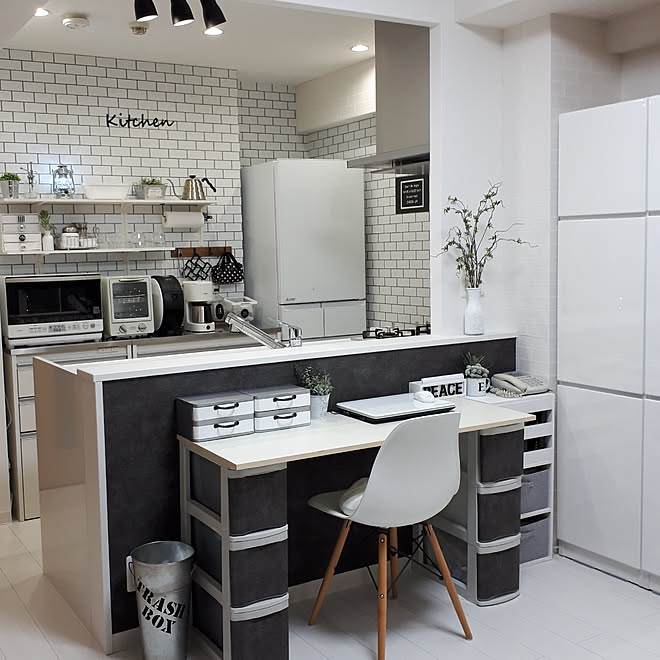 キッチン キッチンリフォーム 壁紙屋本舗 モノトーン Diy などのインテリア実例 18 04 12 21 14 44 Roomclip ルームクリップ