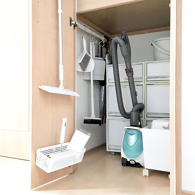 掃除道具 吊り下げ収納 無印良品 白アイテム S字フック などのインテリア実例 19 09 12 16 50 08 Roomclip ルームクリップ