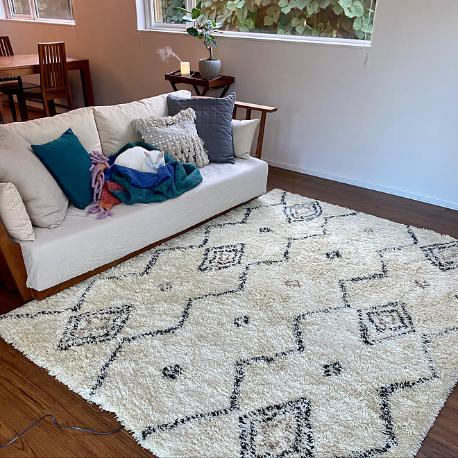 ベンガレンシス 白いラグマット 白いラグ 柄のラグ ラグの柄 お気に入りです などのインテリア実例 2021 10 09 09 24 53 Roomclip ルームクリップ