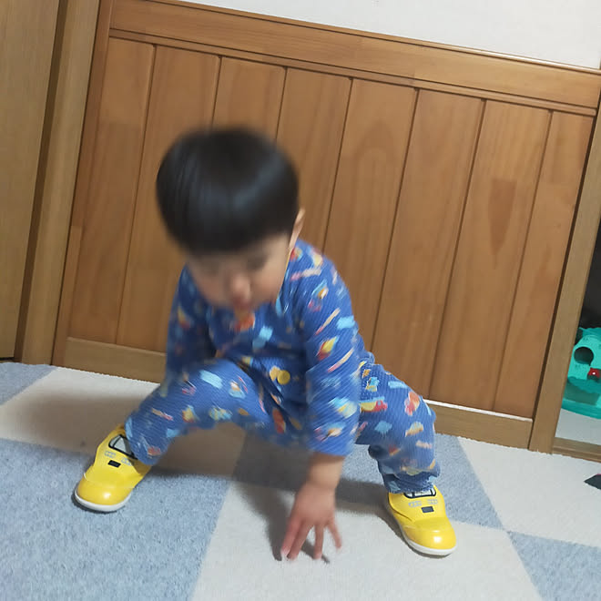棚 パジャマ姿で失礼します ２歳 しまむら 子供の靴 などのインテリア実例 21 02 25 13 33 06 Roomclip ルームクリップ
