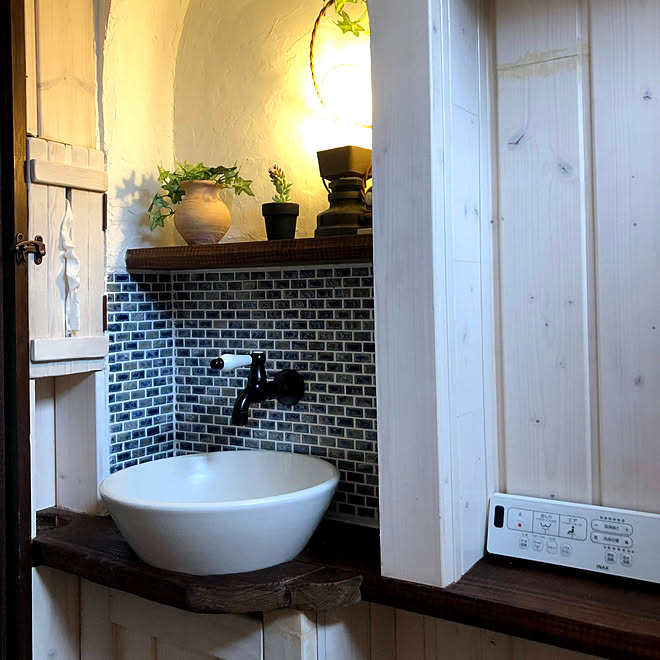 トイレペーパータオル トイレニッチdiy 手洗い器 トイレ アンティークタイル コレ Diyしたよ などのインテリア実例 05 31 11 03 40 Roomclip ルームクリップ