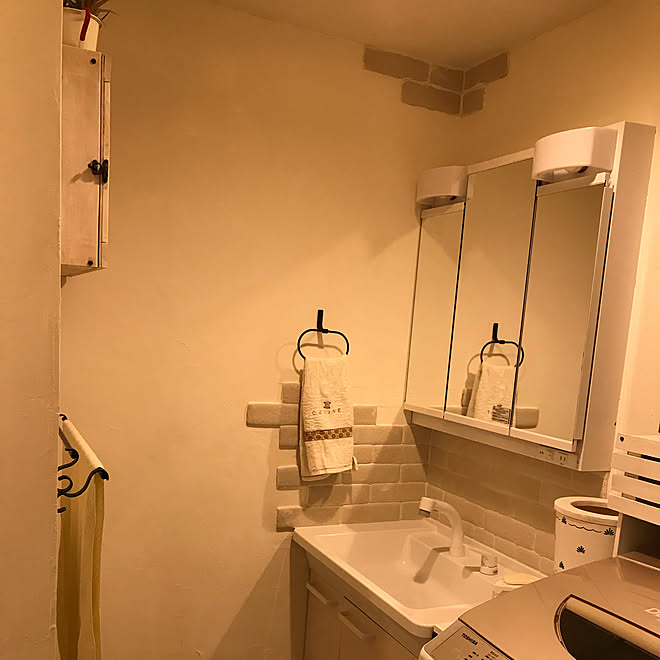 かるかるブリックレンガ ブレーカーカバーdiy Toto 洗面台 Toto洗面台vシリーズ 漆喰壁diy などのインテリア実例 19 11 25 08 48 13 Roomclip ルームクリップ かるかるブリックレンガ ブレーカーカバーdiy Toto 洗面台 Toto洗面台vシリーズ 漆喰壁diy などのインテリア実例 19 11 25 08 48 13 Roomclip ルームクリップ