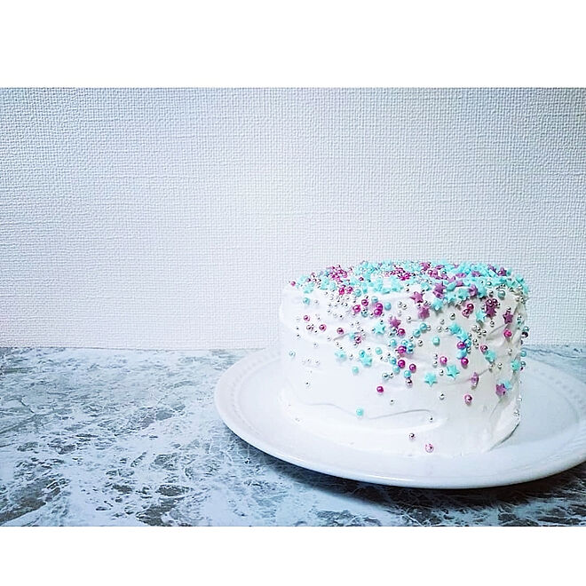 リビング 娘の誕生日 手作りケーキ アラザン シンプル などのインテリア実例 09 11 15 59 43 Roomclip ルームクリップ