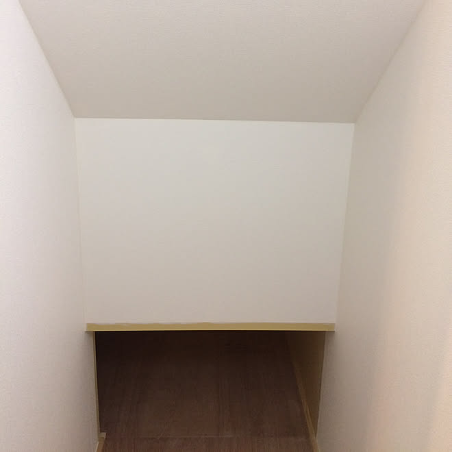 壁 天井 Diy 階段下収納 壁紙 一条工務店 などのインテリア実例 18 01 12 00 09 Roomclip ルームクリップ