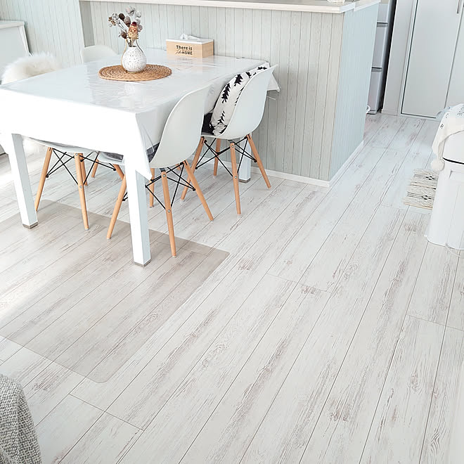 リビング 床材 Lixil ラシッサdフロア ホワイトペイントf などのインテリア実例 02 08 13 39 52 Roomclip ルームクリップ