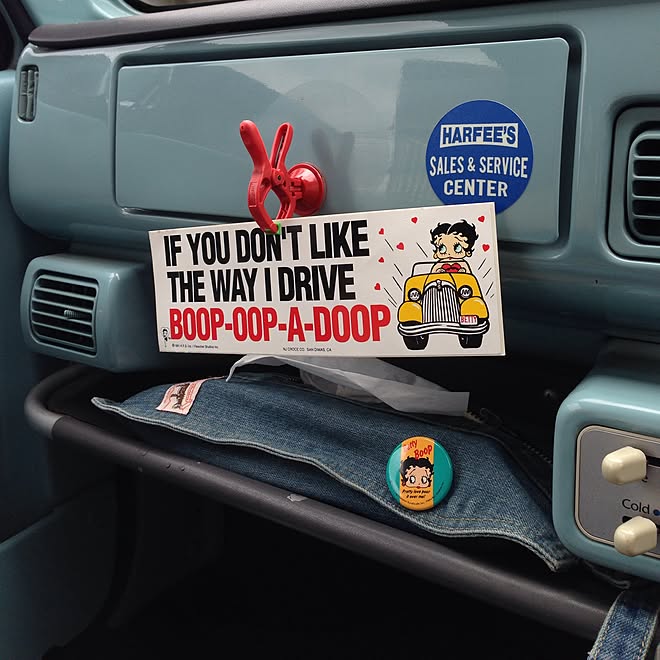 Betty Boop 缶バッジ ステッカー 車の中 車好き などのインテリア実例 15 06 14 11 33 21 Roomclip ルームクリップ