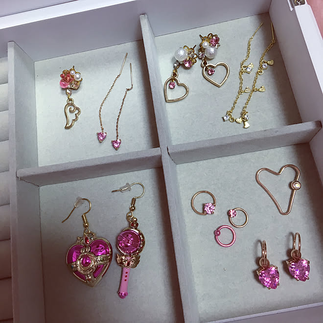 ジュエリーボックス ピアス収納 アクセサリーケース 可愛い ピアス などのインテリア実例 18 11 22 00 59 10 Roomclip ルームクリップ ジュエリーボックス ピアス収納 アクセサリーケース 可愛い ピアス などのインテリア実例 18 11 22 00 59 10 Roomclip ルームクリップ
