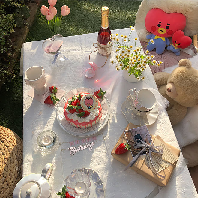 推しの誕生日 おやつ時間 ケーキ Francfranc チューリップ などのインテリア実例 12 30 18 12 26 Roomclip ルームクリップ