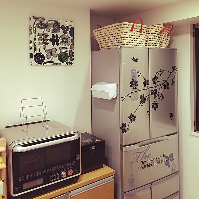 キッチン Daiso 冷蔵庫に貼ってます ウォールステッカー Diy などのインテリア実例 15 08 01 22 41 51 Roomclip ルームクリップ