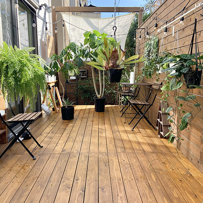 カフェ風インテリア ウッドデッキのある暮らし グリーンのある生活 ウッドデッキdiy グリーンのある暮らし などのインテリア実例 21 11 26 10 55 55 Roomclip ルームクリップ