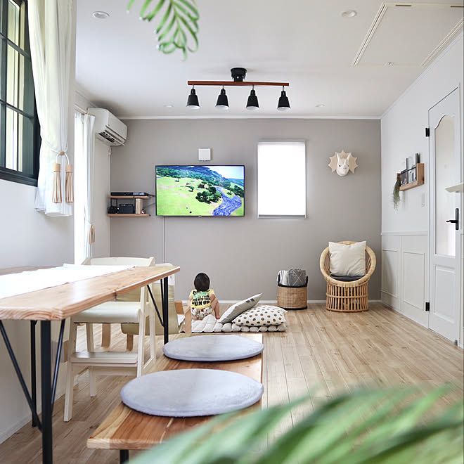 ペイント壁 アクセントクロス 海外インテリアに憧れる 建売住宅 Diy などのインテリア実例 06 03 18 56 09 Roomclip ルームクリップ