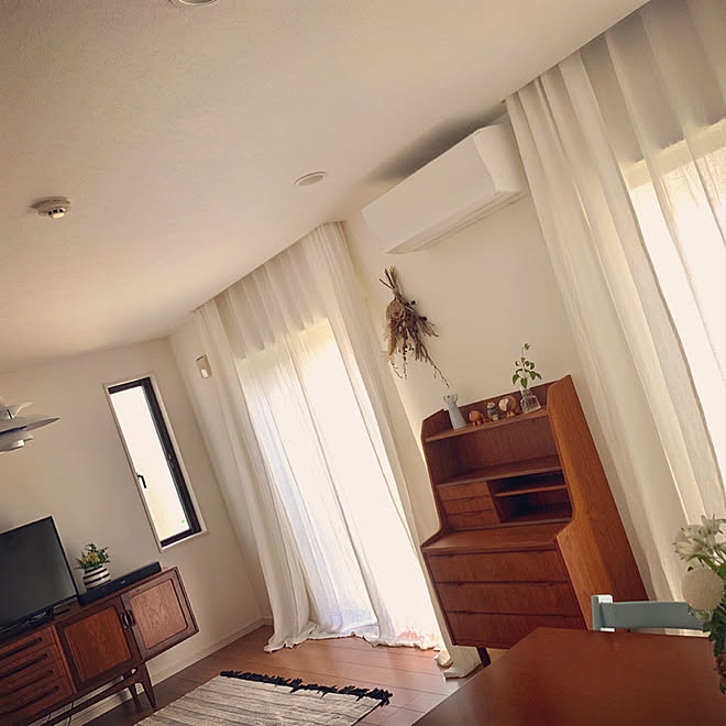 リネンカーテン ヴィンテージ家具 Roomclipアンケート 北欧 ドライフラワー などのインテリア実例 05 02 13 28 Roomclip ルームクリップ