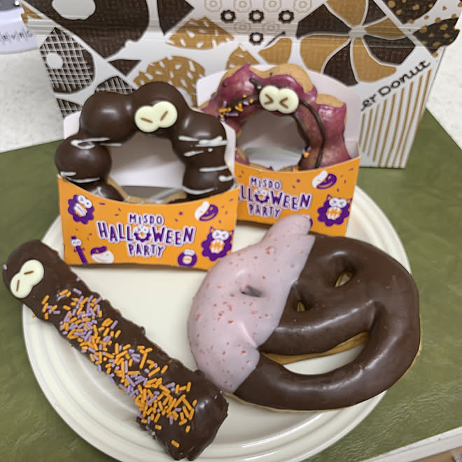ドーナツ Mister Donut 毎年楽しみ ハロウィン限定 ミスドのドーナツ ハロウィン などのインテリア実例 19 09 22 08 23 18 Roomclip ルームクリップ ドーナツ Mister Donut 毎年楽しみ ハロウィン限定 ミスドのドーナツ ハロウィン などのインテリア実例 19 09 22 08 23 18 Roomclip ルームクリップ