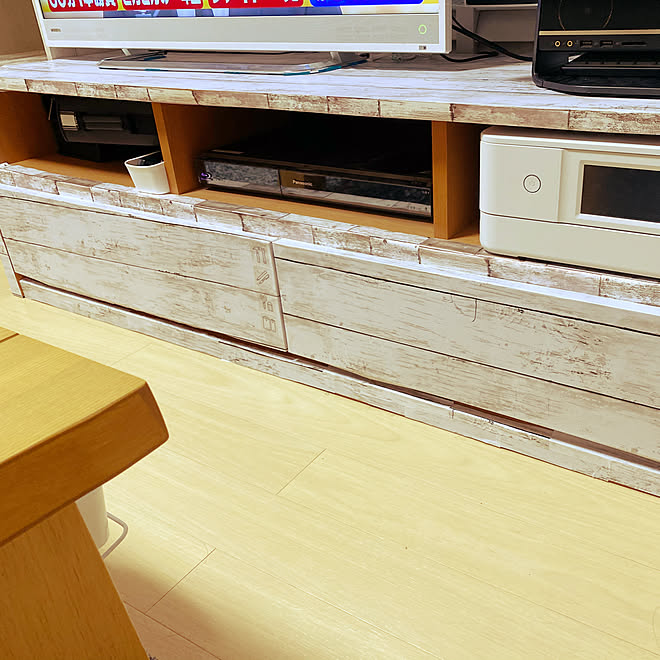 テレビ台変えたい テレビ台リメイク テレビ台 リメイクシート ダイソー などのインテリア実例 04 15 01 35 14 Roomclip ルームクリップ