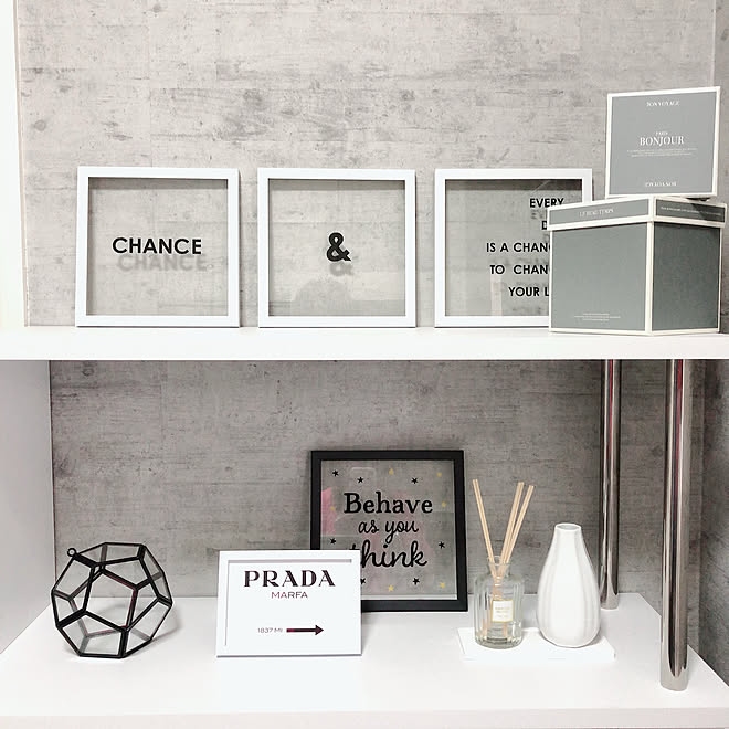 ディスプレイコーナー コンクリート風壁紙 いいね いつもありがとうございます 100均アイテム モノトーンインテリア などのインテリア実例 19 04 28 21 33 08 Roomclip ルームクリップ