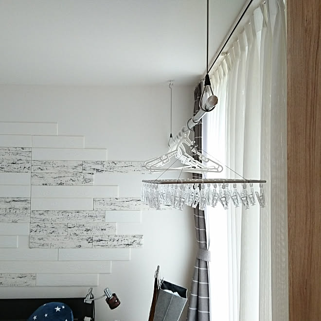 ベッド周り 物干し竿 無印良品 アルミハンガー 山善 などのインテリア実例 19 04 03 18 45 37 Roomclip ルームクリップ