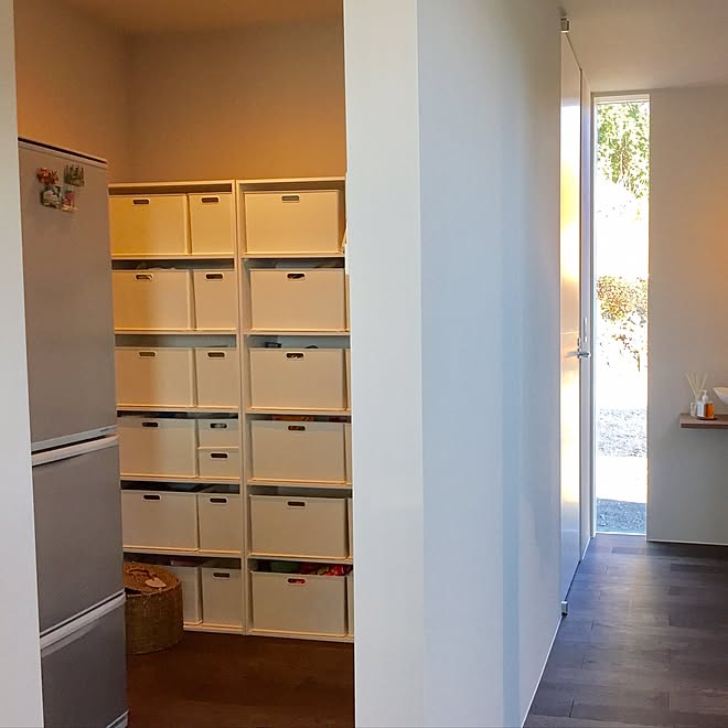 棚 パントリー スリット窓 パントリー収納 カラボのインテリア実例 17 05 08 22 21 46 Roomclip ルームクリップ