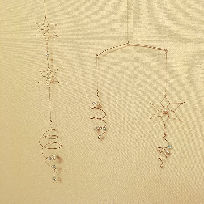 秋通り越して冬感 モビール キラキラ ゆらゆら ワイヤークラフト などのインテリア実例 16 09 21 00 21 44 Roomclip ルームクリップ