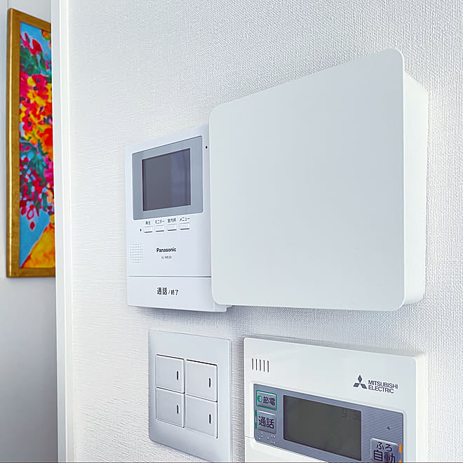 ホワイト お風呂スイッチ 照明スイッチ 鍵ホルダー インターホン などのインテリア実例 21 06 23 09 44 00 Roomclip ルームクリップ