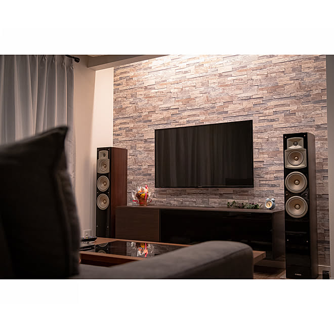 壁掛けテレビ ホームシアター オーディオ機器 テレビ周り アクセントクロス などのインテリア実例 05 12 22 03 45 Roomclip ルームクリップ