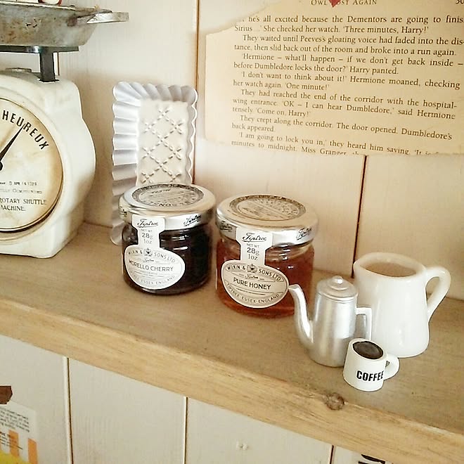 キャンドゥのミニチュア ミルクピッチャー 棚 キッチン雑貨 ジャム瓶のインテリア実例 17 06 04 16 33 39 Roomclip ルームクリップ