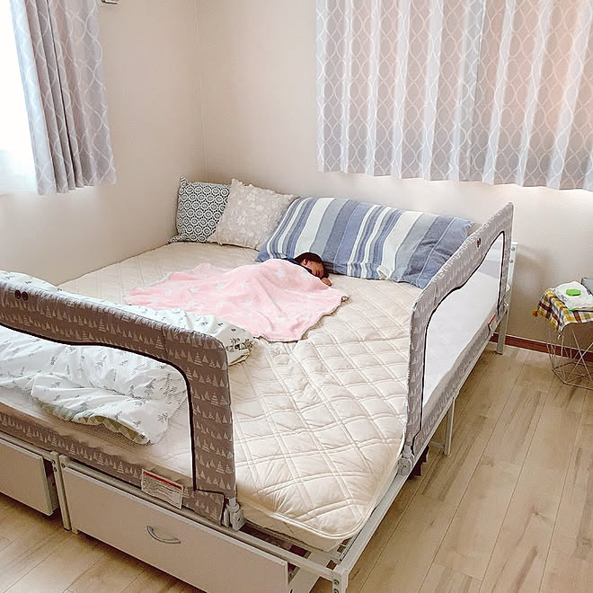 ベッドフェンス 寝室 ニトリ 戸建て住宅 1歳児と暮らす などのインテリア実例 04 28 12 47 22 Roomclip ルームクリップ
