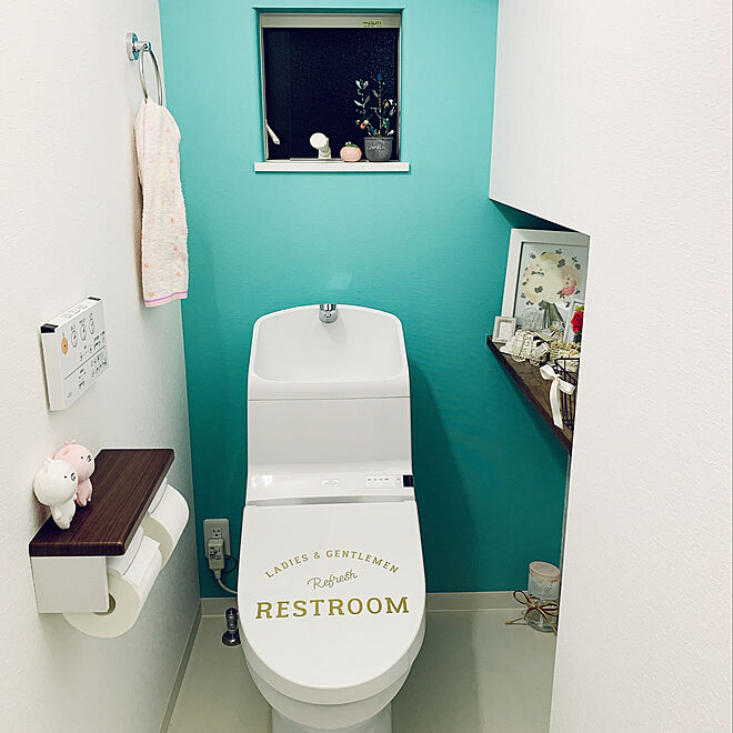 Totoトイレ ティファニーブルーの壁紙 階段下のトイレ イベント参加します トイレ などのインテリア実例 19 06 30 23 15 34 Roomclip ルームクリップ