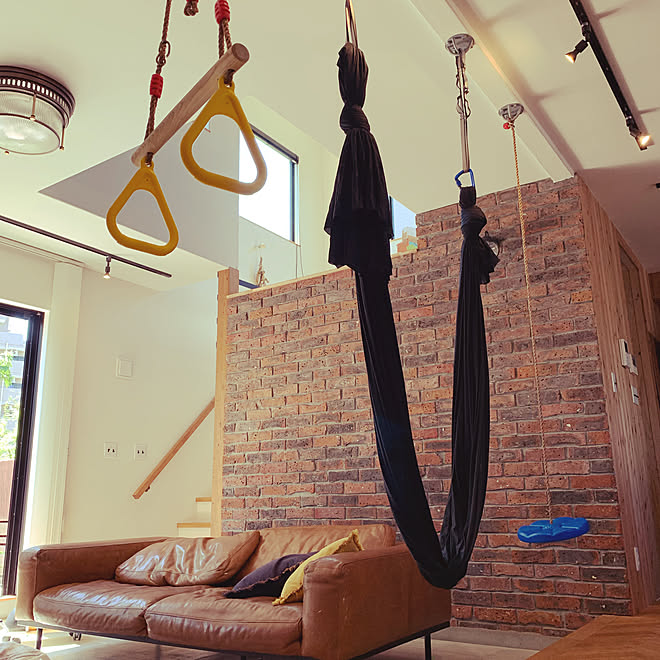 エアリアル リビング 子育て中には助かる 懸垂 ブランコのある生活 などのインテリア実例 05 08 57 25 Roomclip ルームクリップ