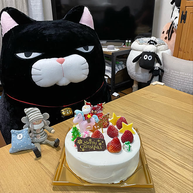 猫の名前はバスちゃん バステト神の略 クリスマスケーキ みんなでガヤガヤ クリパーやってます 上手にコメント出来なくてすみません などのインテリア実例 21 12 24 22 24 33 Roomclip ルームクリップ