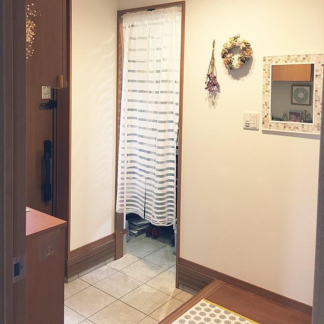 シューズクローク入り口 カーテン 暖簾 アナベル ミラー壁掛け などのインテリア実例 19 06 29 15 40 11 Roomclip ルームクリップ シューズクローク入り口 カーテン 暖簾 アナベル ミラー壁掛け などのインテリア実例 19 06 29 15 40 11 Roomclip ルームクリップ