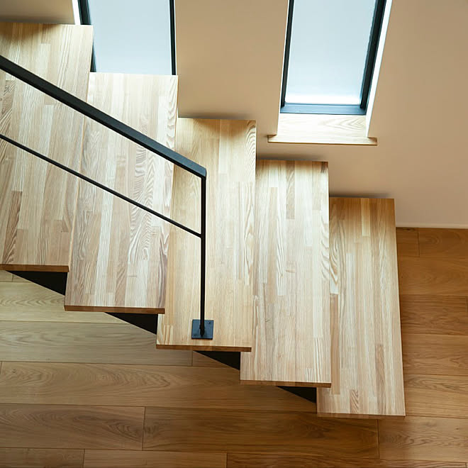 アイアン階段 階段 タモ集成材 無垢材 注文住宅 などのインテリア実例 18 12 23 21 32 31 Roomclip ルームクリップ