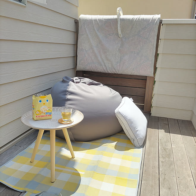 ウッドデッキ ベランダ 日光浴 布団干し まくら などのインテリア実例 22 05 04 15 07 17 Roomclip ルームクリップ