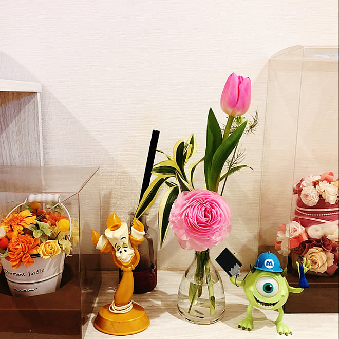 オレンジ色の花 Spring ピンクのお花 ディフューザー Francfranc などのインテリア実例 22 03 26 18 44 43 Roomclip ルームクリップ