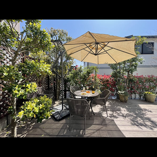 ランチタイム パラソル くつろぎ空間 ガーデンファニチャー ガーデンテーブル などのインテリア実例 22 08 10 06 29 38 Roomclip ルームクリップ
