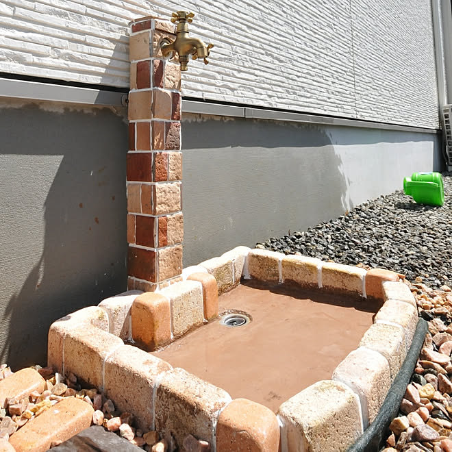 玄関 入り口 Diy 水道周り レンガ 立水栓 などのインテリア実例 18 09 21 21 32 34 Roomclip ルームクリップ