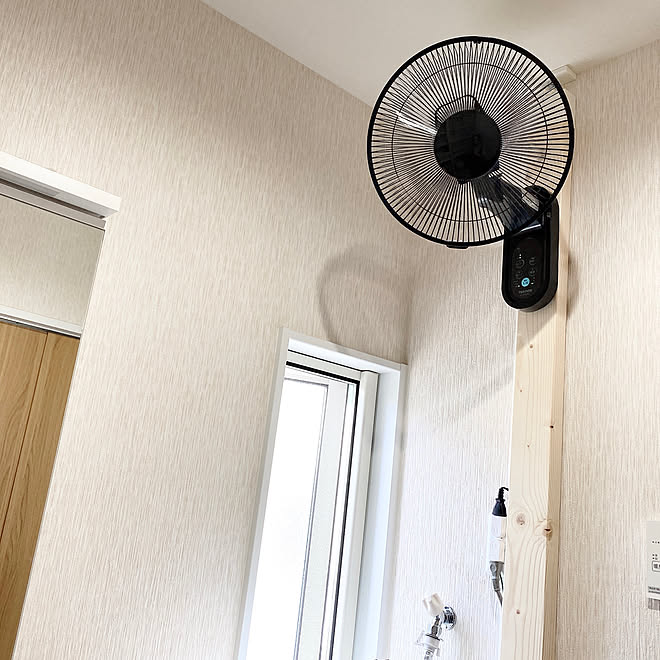 ブラック 2 4 壁掛け扇風機 Diy 建売住宅 などのインテリア実例 07 18 15 27 41 Roomclip ルームクリップ