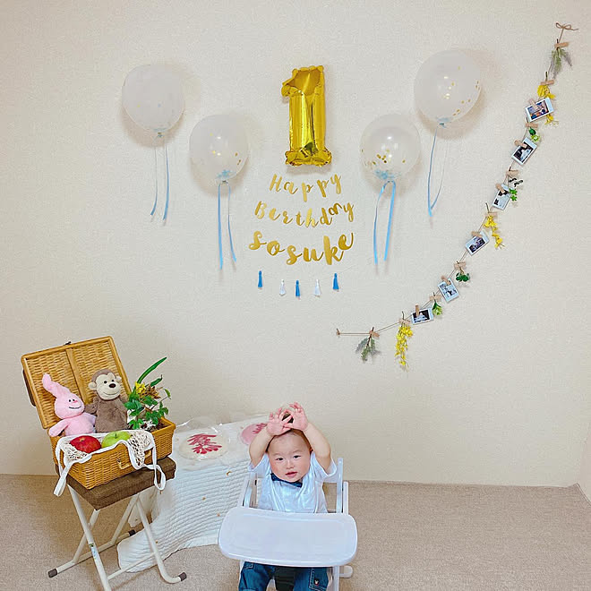 バースデーフォト 誕生日飾り付け 1歳の誕生日 プロジェクターのある生活 ダイソー などのインテリア実例 05 25 10 56 38 Roomclip ルームクリップ