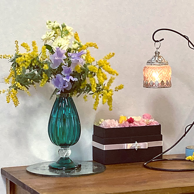 ランプ ストック スイートピー フラワーアレンジメント 国際女性デー などのインテリア実例 22 03 08 54 28 Roomclip ルームクリップ