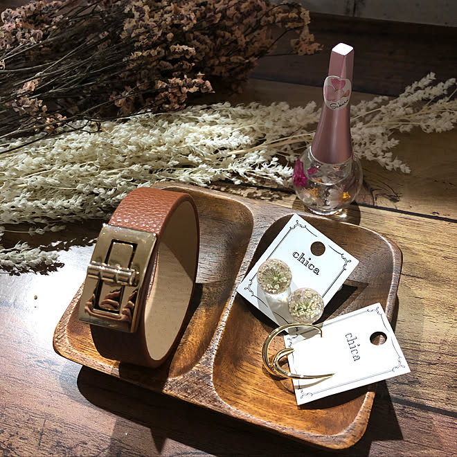 ネイルオイルは別のお店 バングル ピアス 3coins 新商品買ったよ などのインテリア実例 19 03 30 01 54 Roomclip ルームクリップ