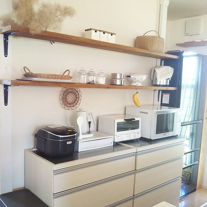 キッチン ナチュラルインテリア 白 茶 キッチン背面棚diy 見せる収納 などのインテリア実例 09 28 18 01 26 Roomclip ルームクリップ