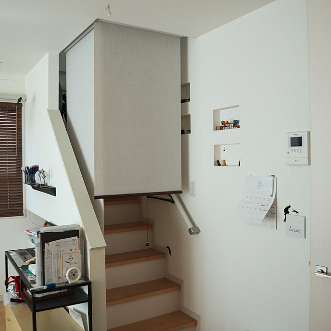 ロールスクリーン 寒さ対策 リビング階段 壁 天井のインテリア実例 21 02 15 17 54 55 Roomclip ルームクリップ
