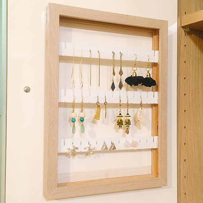 フォトフレームアレンジ 仕切り板 ピアス収納 ダイソー 100均diy などのインテリア実例 19 04 01 22 10 01 Roomclip ルームクリップ