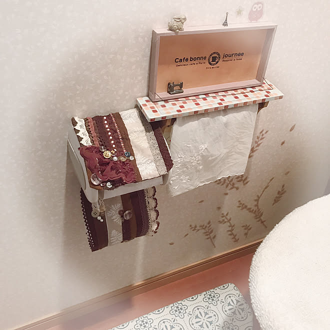 リモコン隠し トイレットペーパーホルダーカバー デコる リボンとかレースで何かしたい 100均リメイク などのインテリア実例 19 09 18 08 35 48 Roomclip ルームクリップ