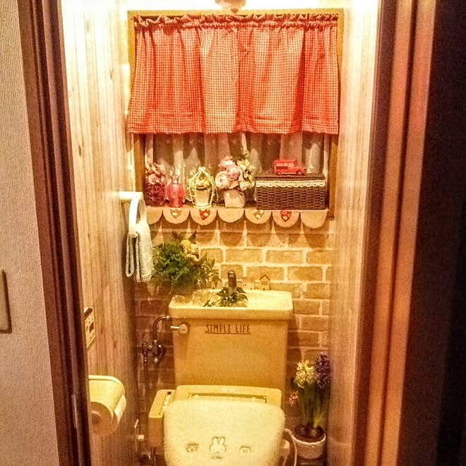 バス/トイレ/ヒヤシンス開花♡/グリーンのある暮らし/タイル柄シート/カフェカーテン手作り☆のインテリア実例 - 2016-03-09 22:52:55