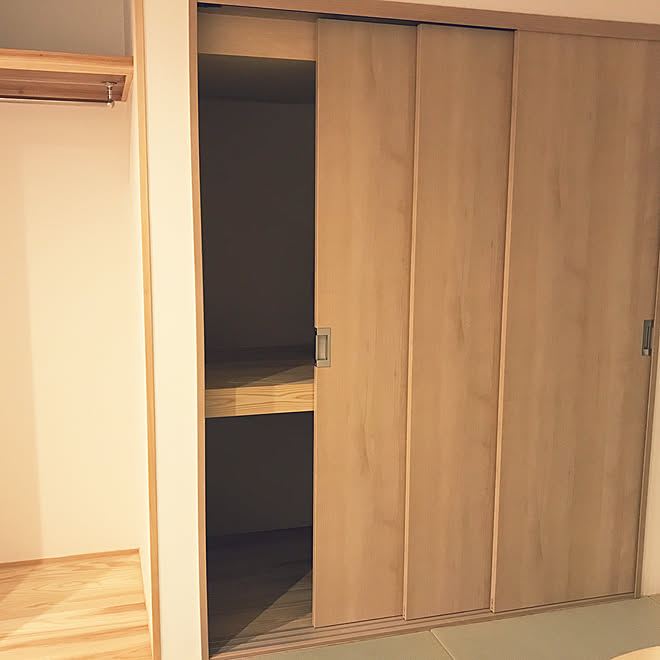 パナソニック建具 Panasonic建具 3枚連動引戸 収納用建具 ベリティス などのインテリア実例 19 11 13 10 11 01 Roomclip ルームクリップ