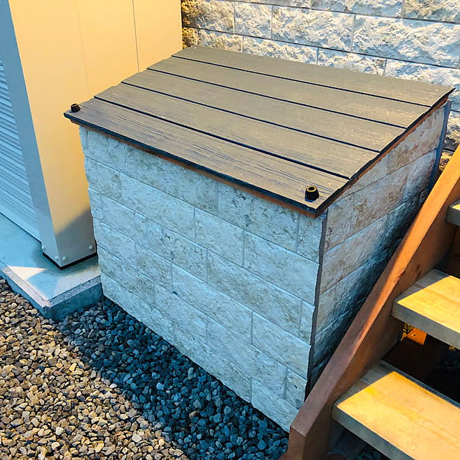 外壁材 ごみ箱diy 北欧 スウェーデンハウス 庭のある暮らし などのインテリア実例 09 18 12 18 37 Roomclip ルームクリップ