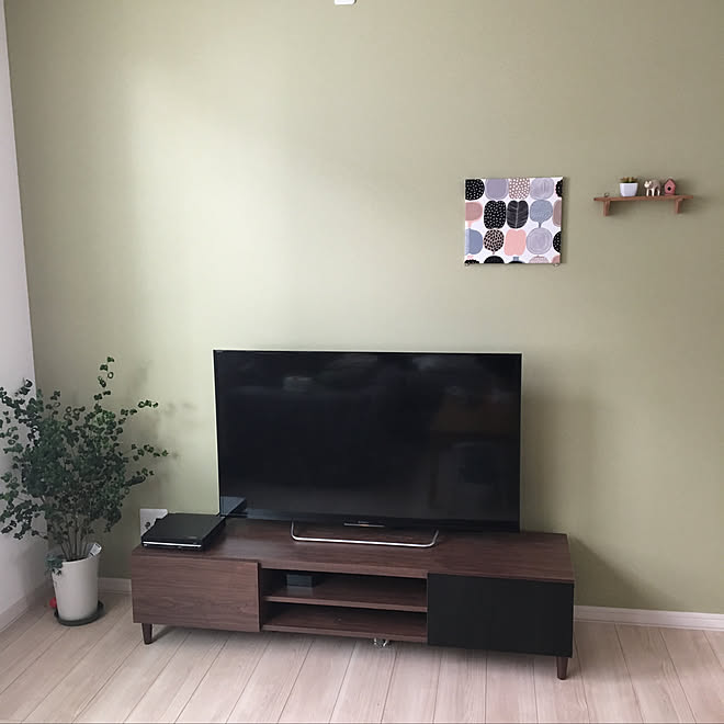 リビング 49型テレビ 北欧 12畳 アクセントクロス グリーンのインテリア実例 17 10 28 09 30 37 Roomclip ルームクリップ